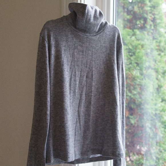 Soft heather grey turtleneck sweater - Picture 1 of 1